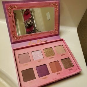 Nude and gold venus eyeshadow palatte